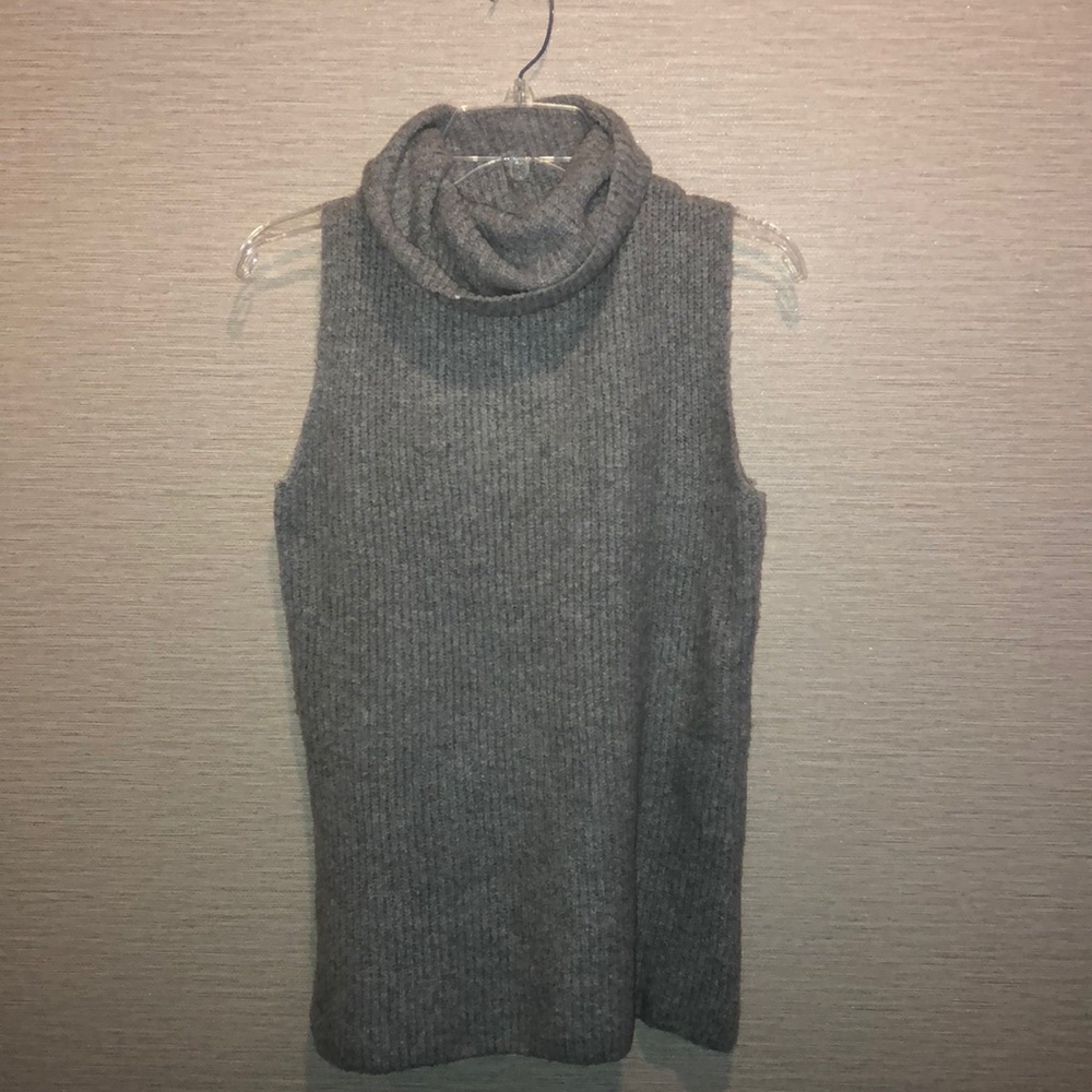 NEW WITH TAGS LOFT SWEATER